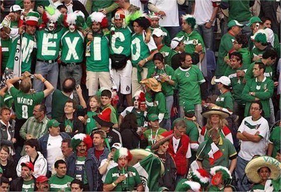 墨西哥球迷辱骂诺伊尔，国际足联展开调查，可能开出罚单